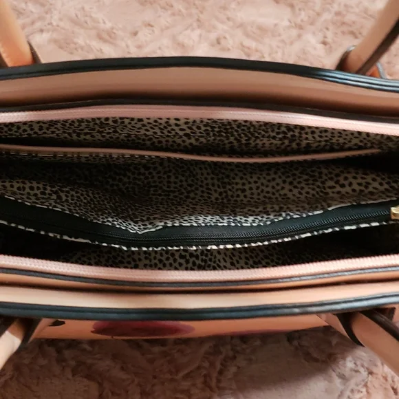 PURSE - Picture 4 of 4